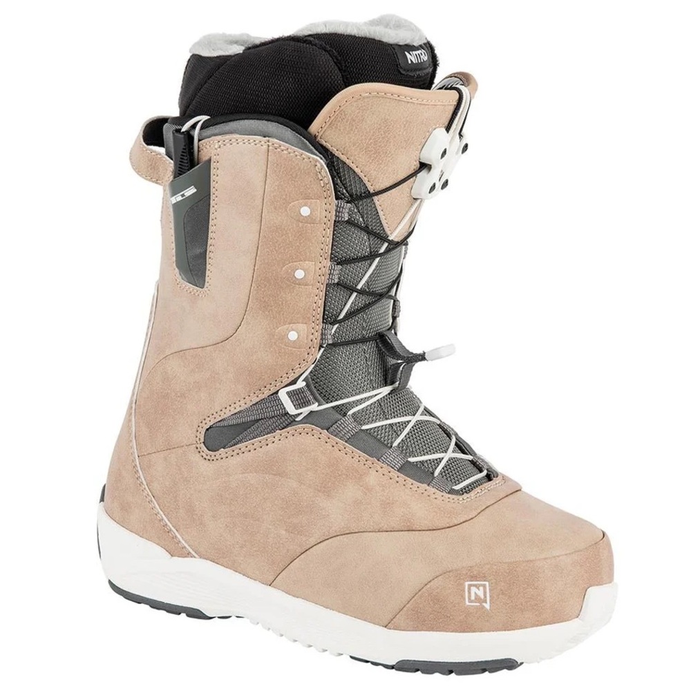 SOLD🚫 Nitro Crown Women’s Snowboard Boot